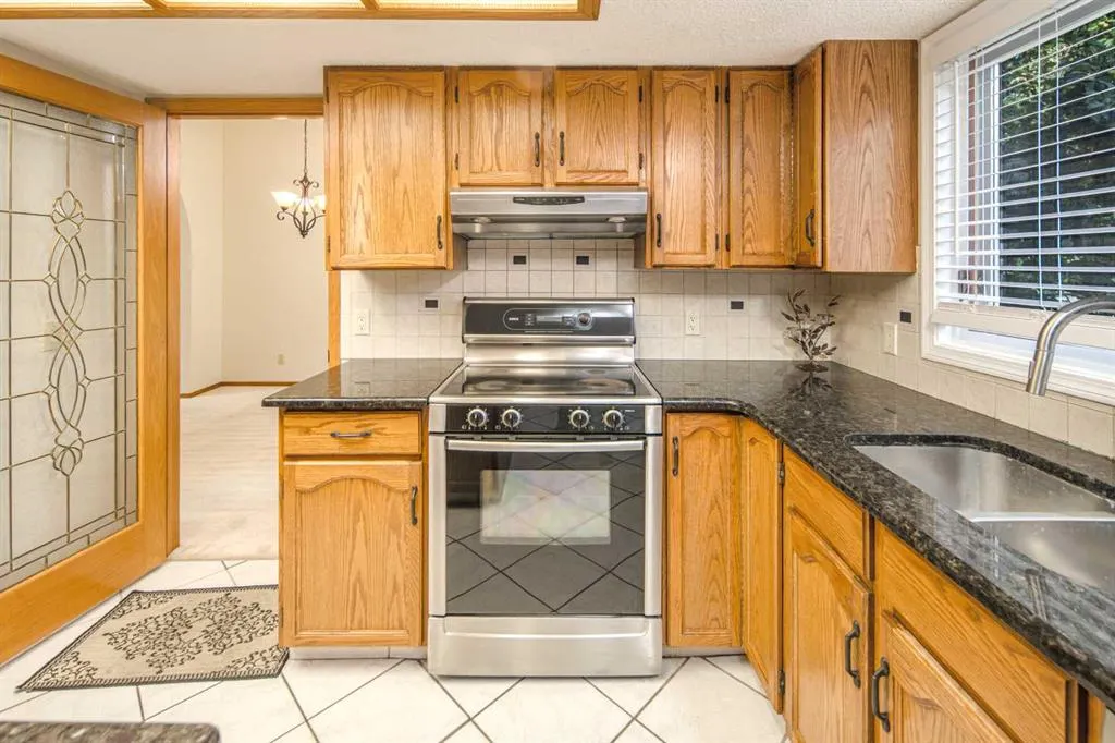 67 Edgebrook Way NW