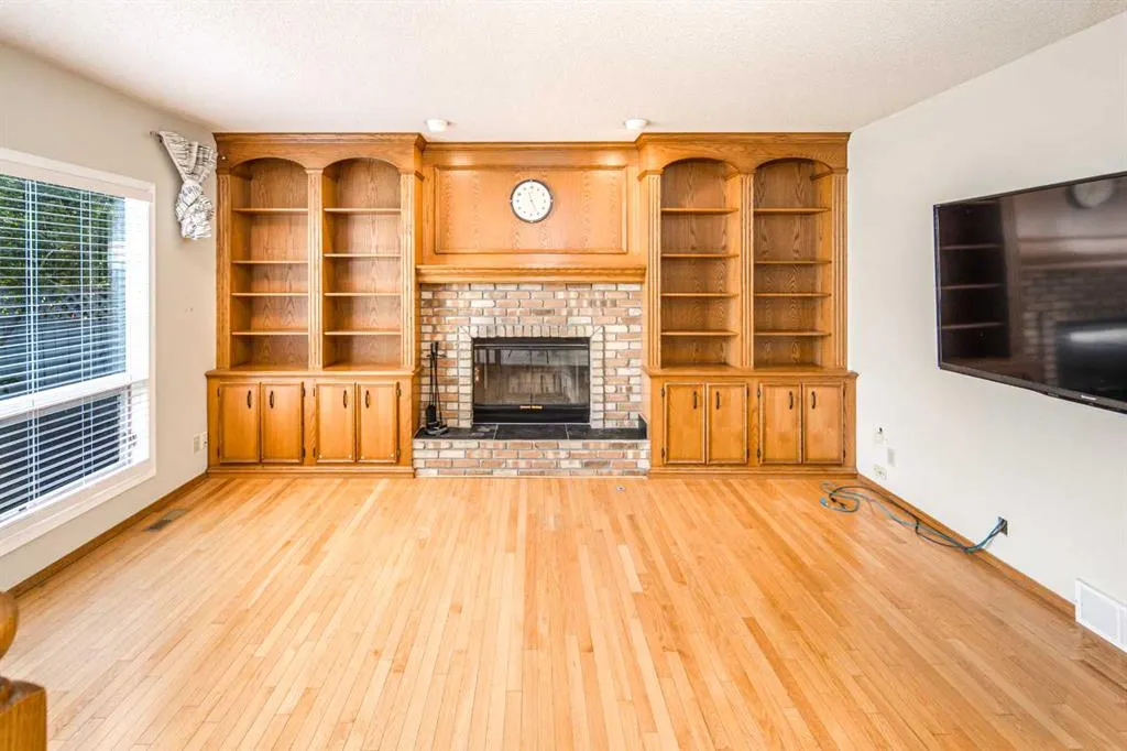 67 Edgebrook Way NW