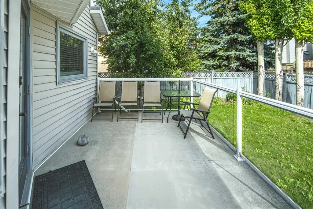 67 Edgebrook Way NW