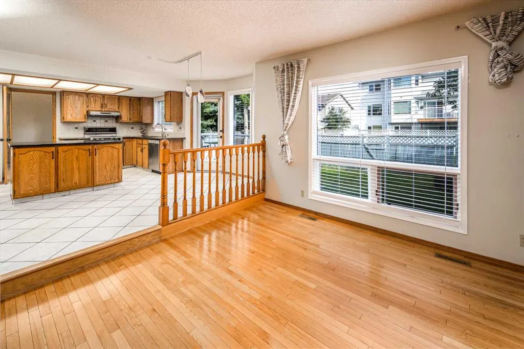 67 Edgebrook Way NW
