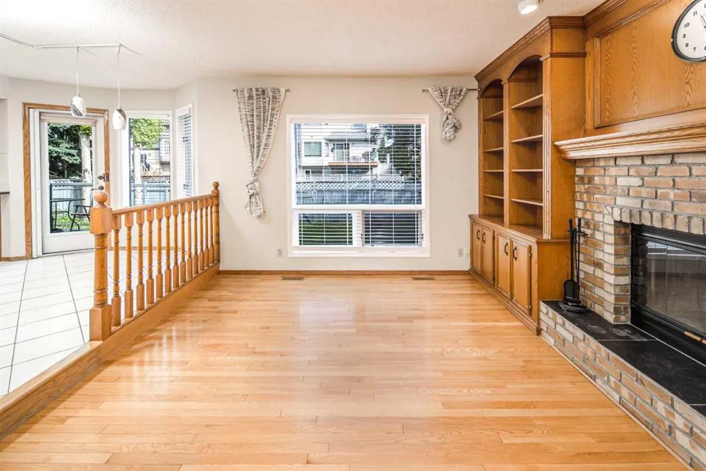 67 Edgebrook Way NW