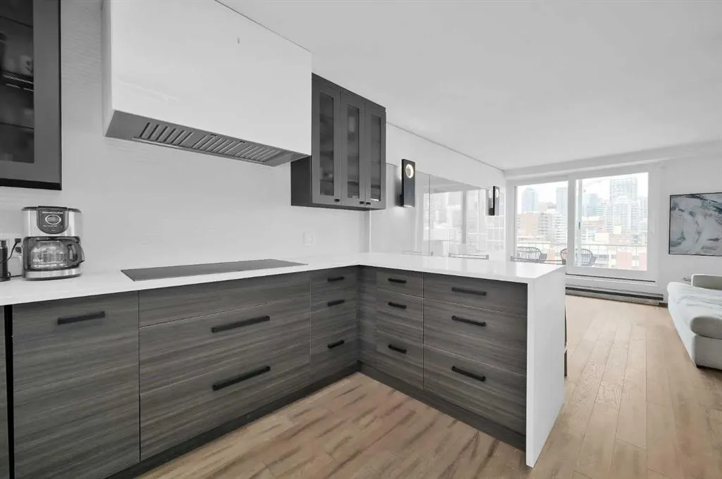 519 17 Avenue SW, #810