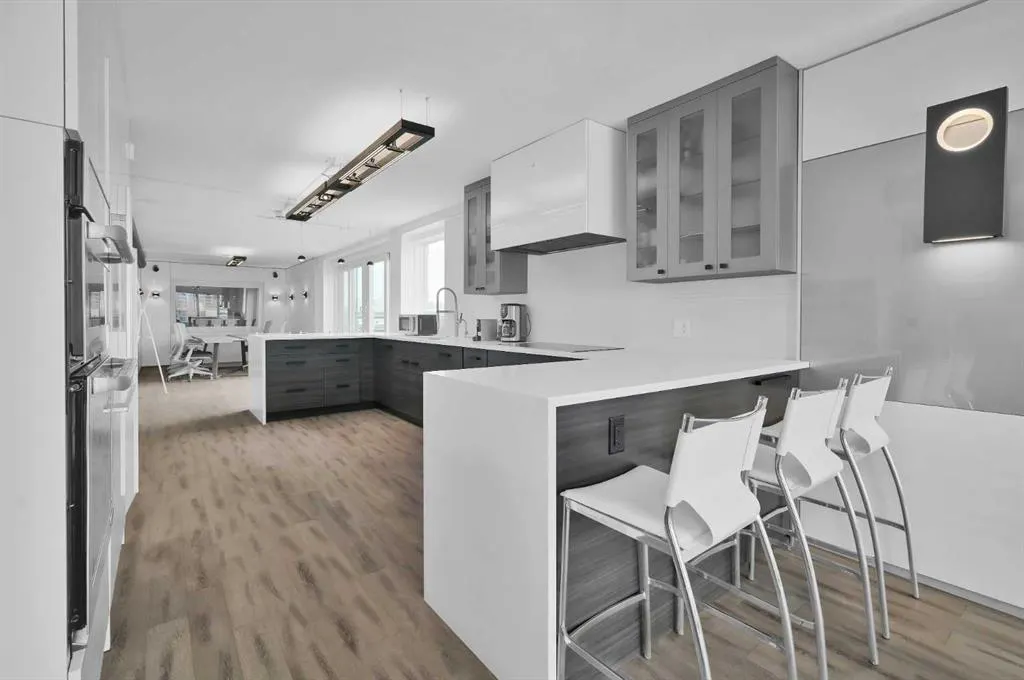 519 17 Avenue SW, #810