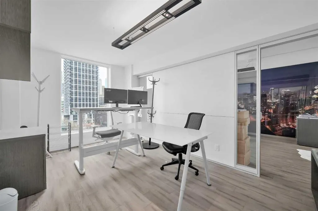 519 17 Avenue SW, #810