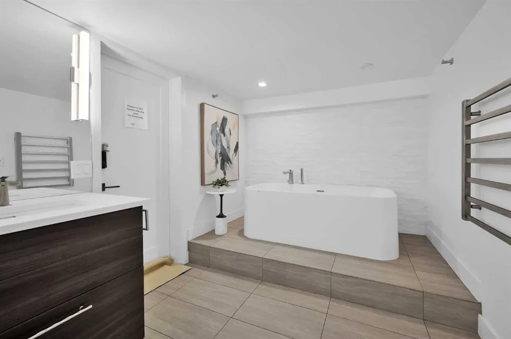 519 17 Avenue SW, #810