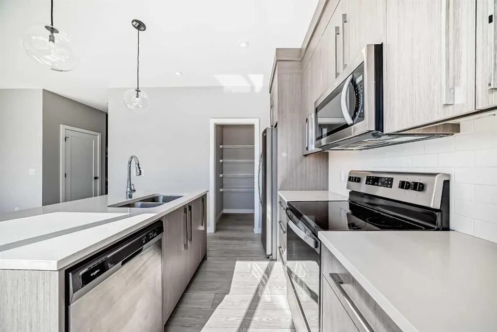 194 dawson harbour Hill
