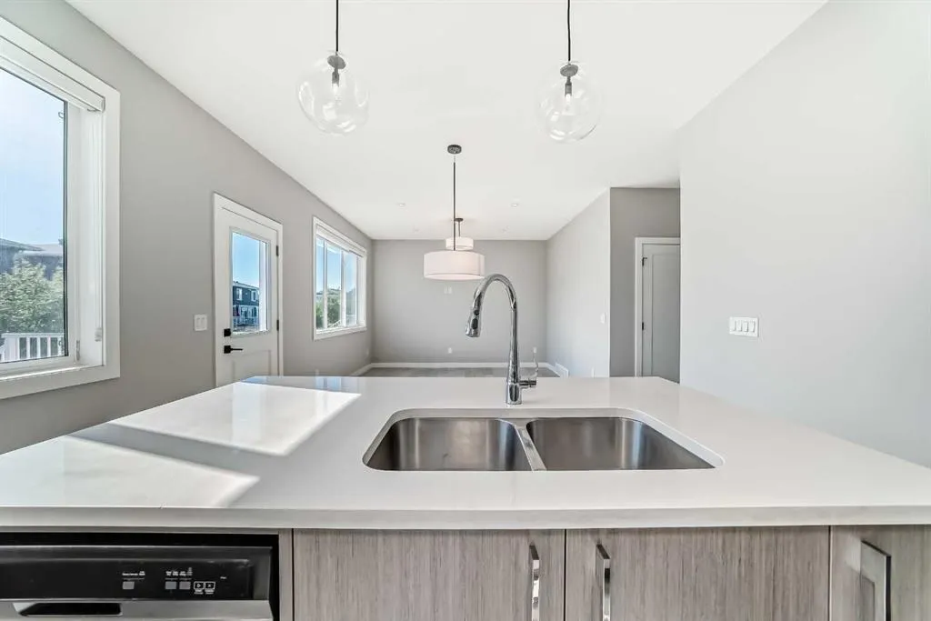 194 dawson harbour Hill