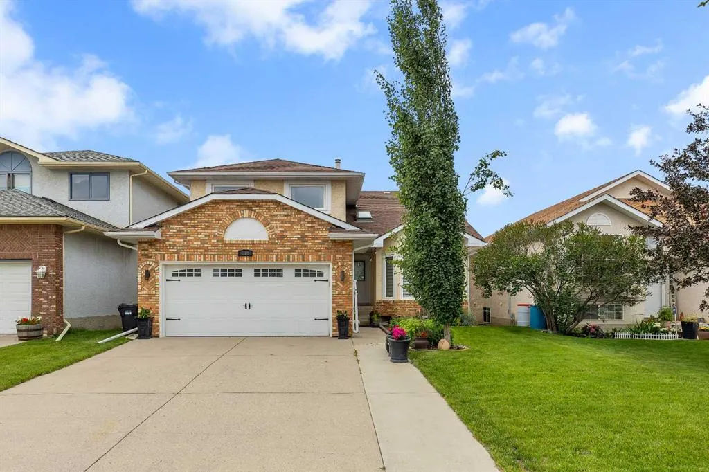 118 Hawkville Close NW
