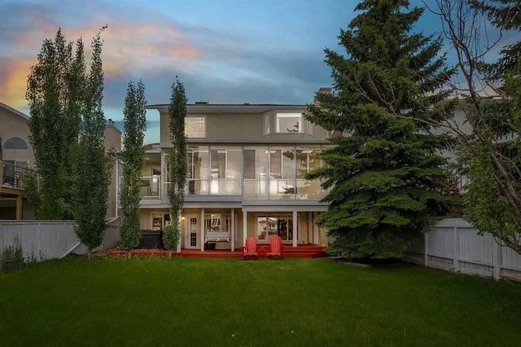 118 Hawkville Close NW
