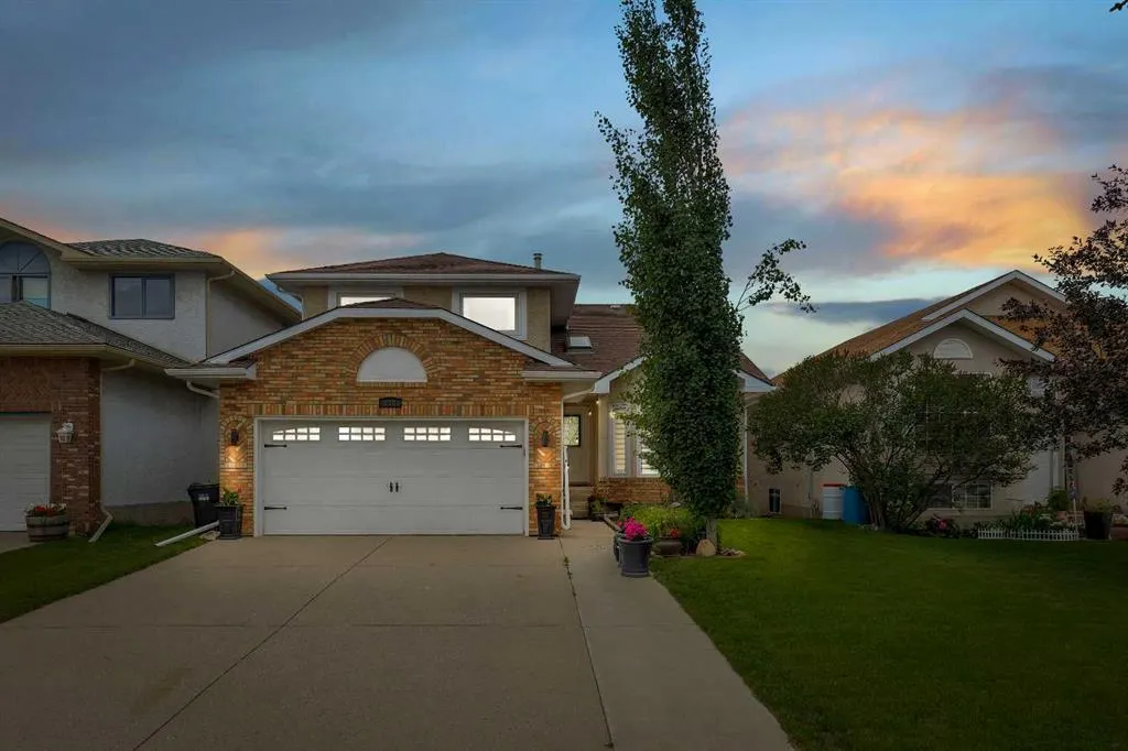 118 Hawkville Close NW
