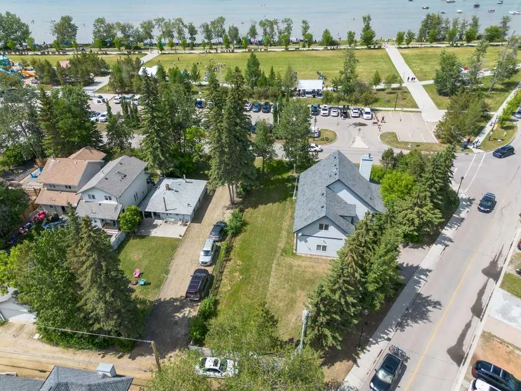 4003 Lakeshore Drive