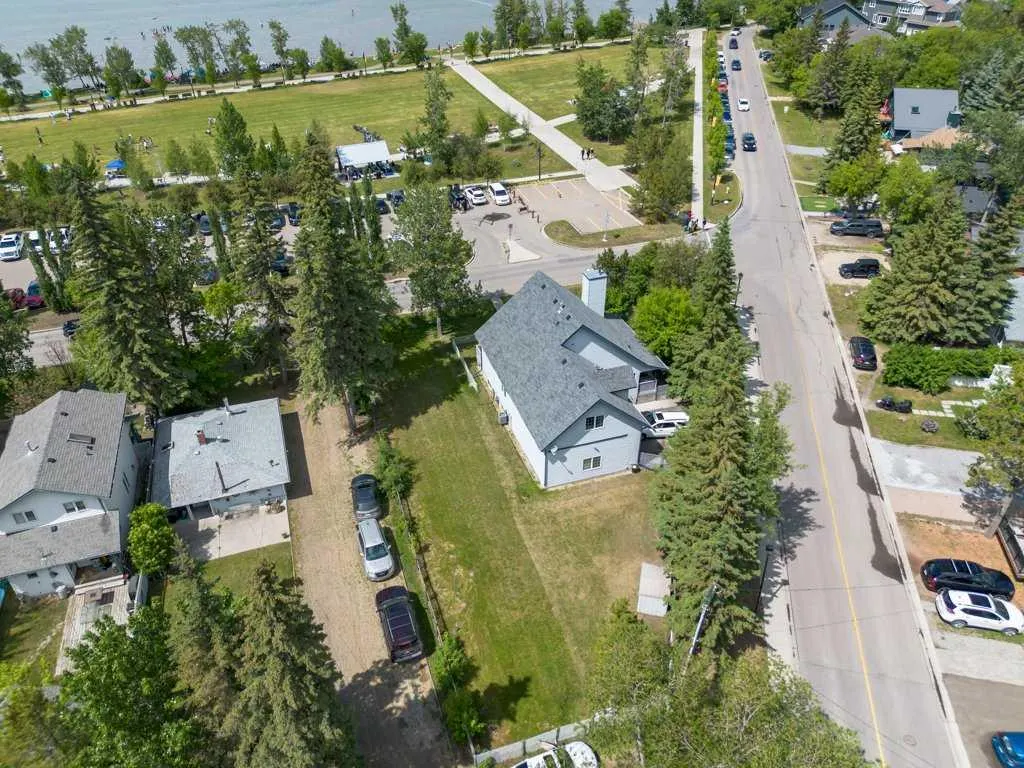 4003 Lakeshore Drive