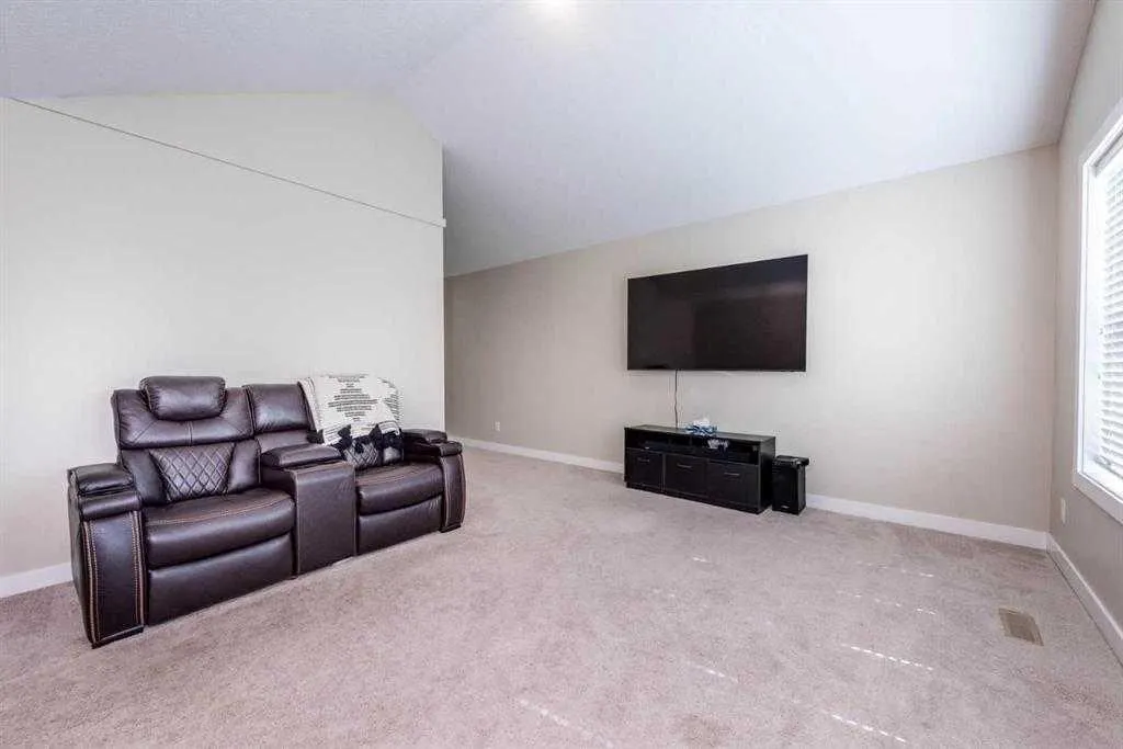 149 Williamstown Park NW