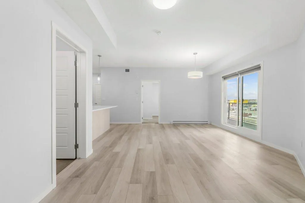 40 Carrington Plaza NW, #319