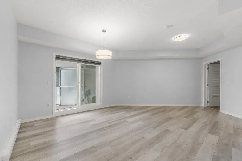 40 Carrington Plaza NW, #319