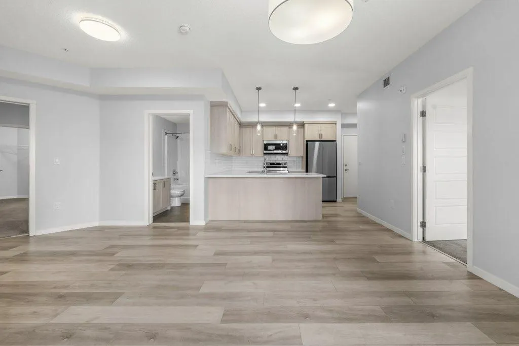 40 Carrington Plaza NW, #319