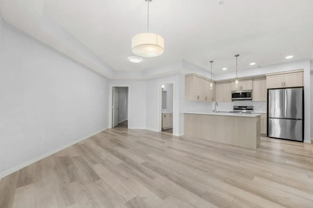 40 Carrington Plaza NW, #319