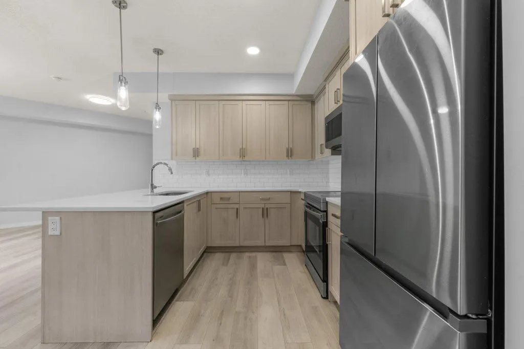 40 Carrington Plaza NW, #319