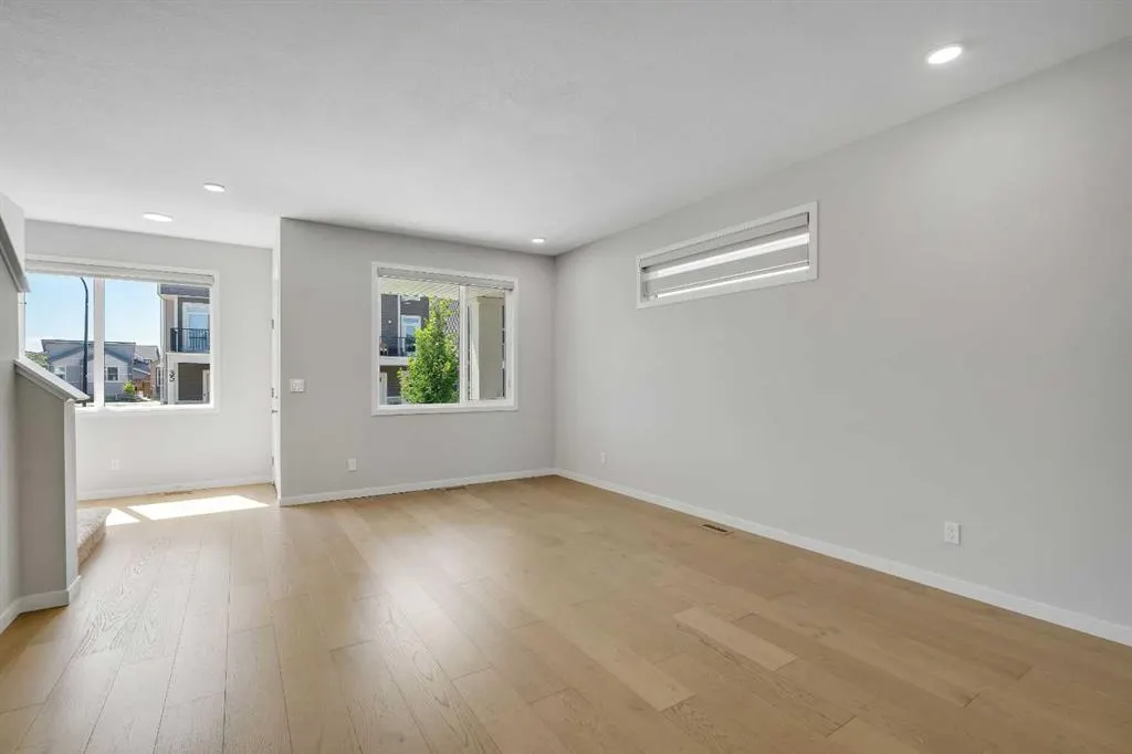 36 Seton Row SE