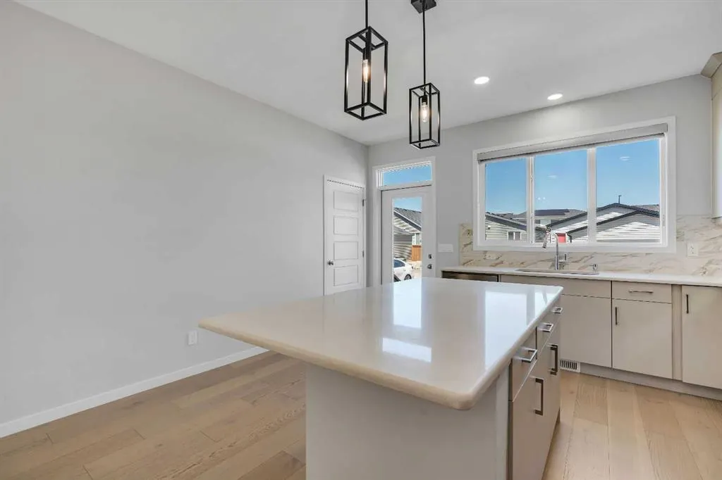 36 Seton Row SE