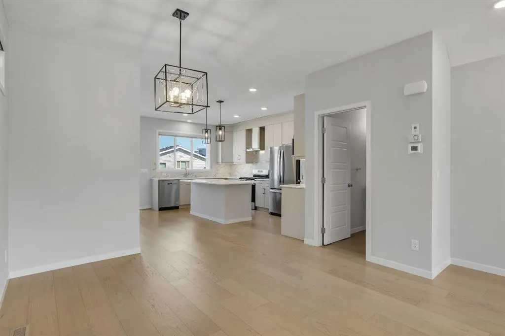 36 Seton Row SE