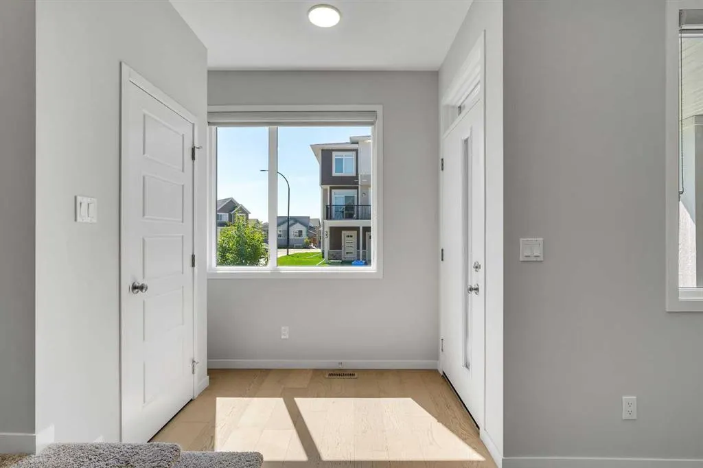 36 Seton Row SE