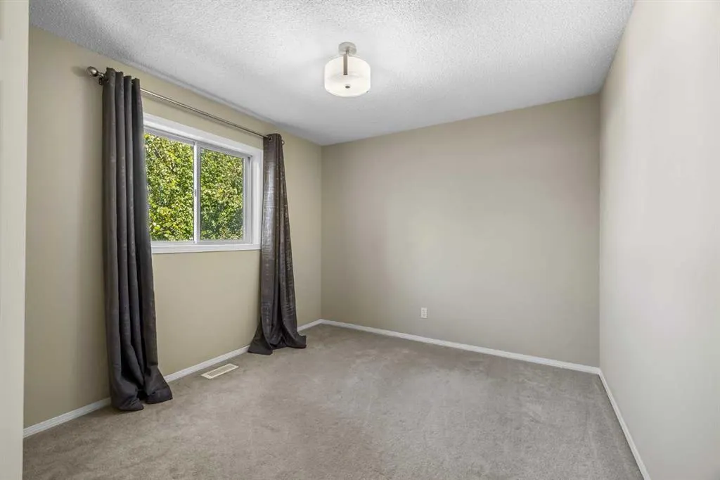 89 Mckenzie Towne Drive SE
