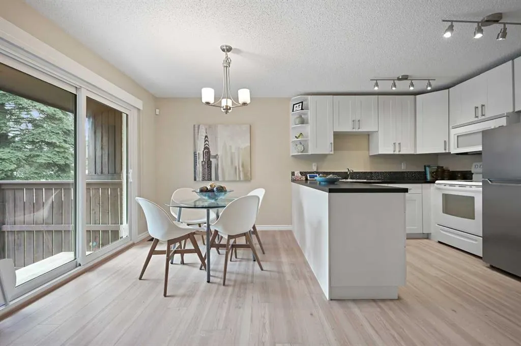 2323 Oakmoor Drive SW, #27