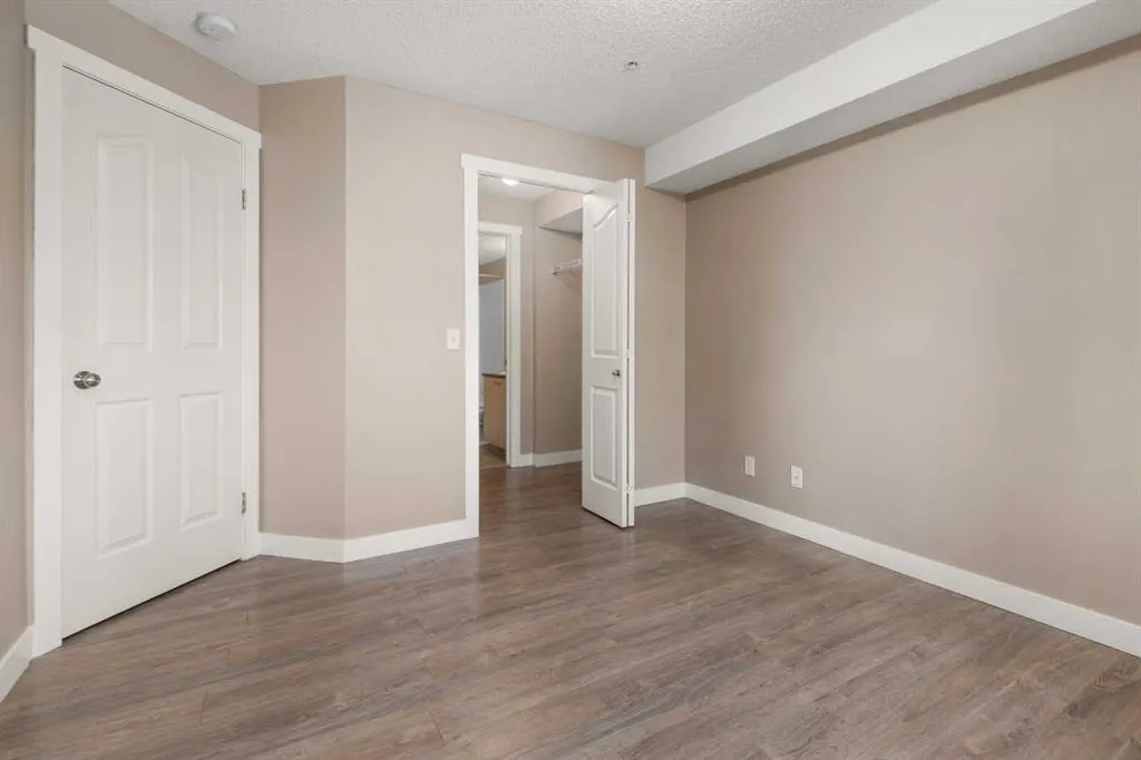 304 Mackenzie Way SW, #8225