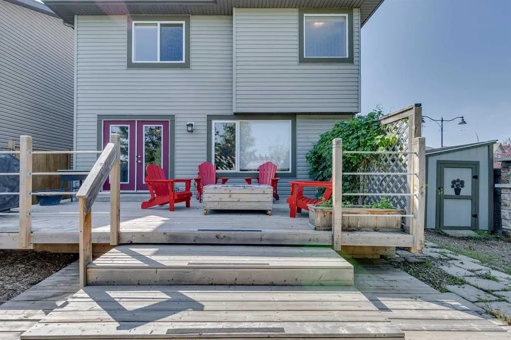 2 Autumn Grove SE
