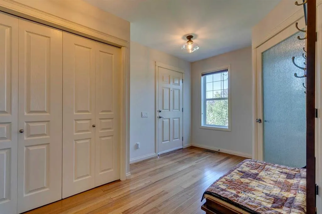 2 Autumn Grove SE