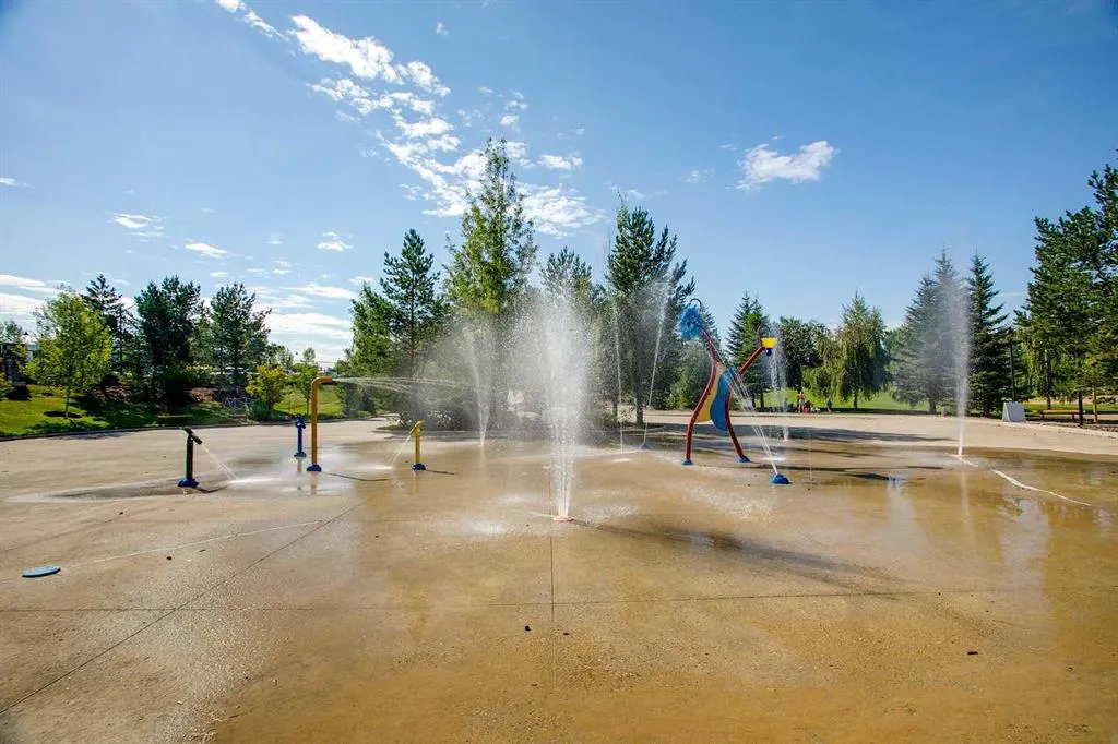 2 Autumn Grove SE