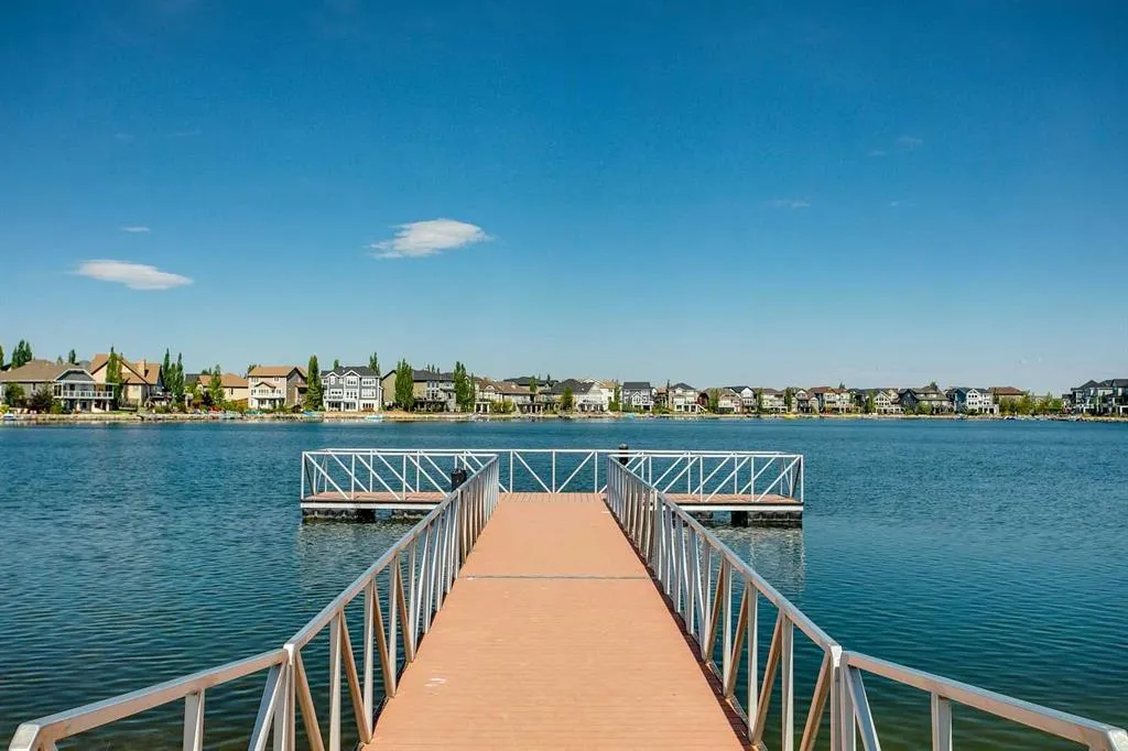 2 Autumn Grove SE