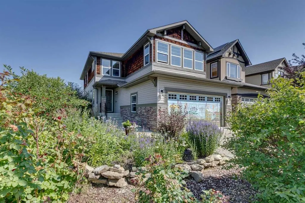 2 Autumn Grove SE