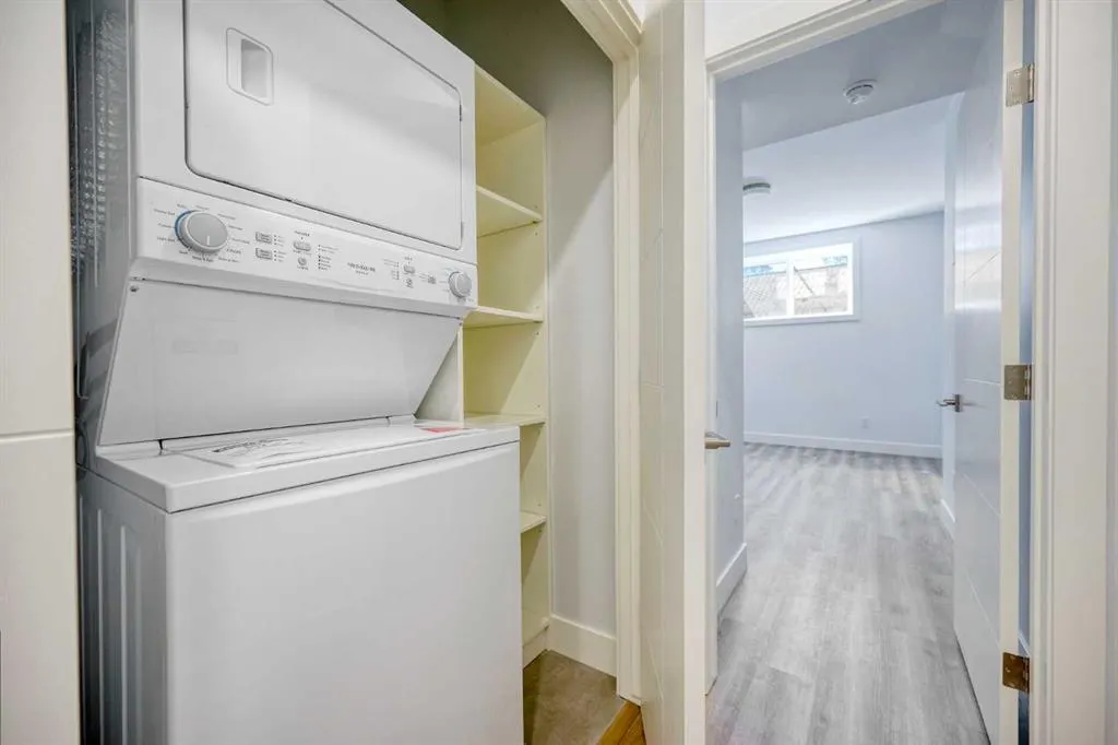 2006 26A Street SW