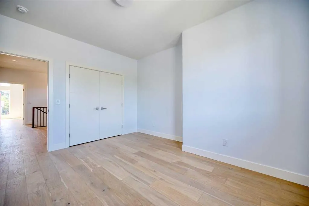 2006 26A Street SW