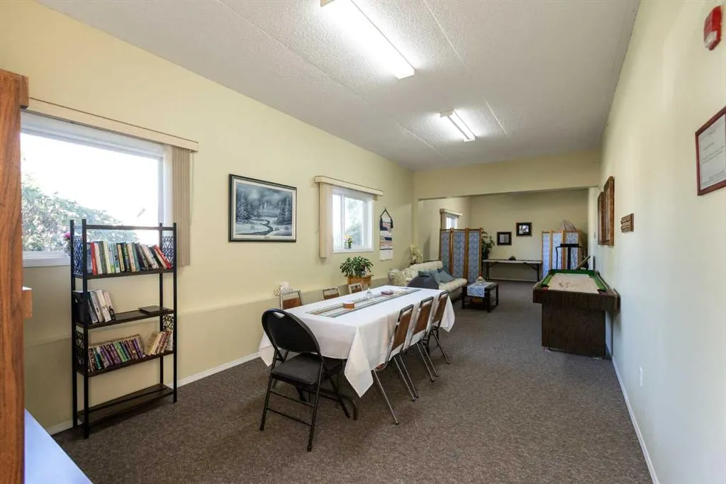 4500 45 Avenue, #203