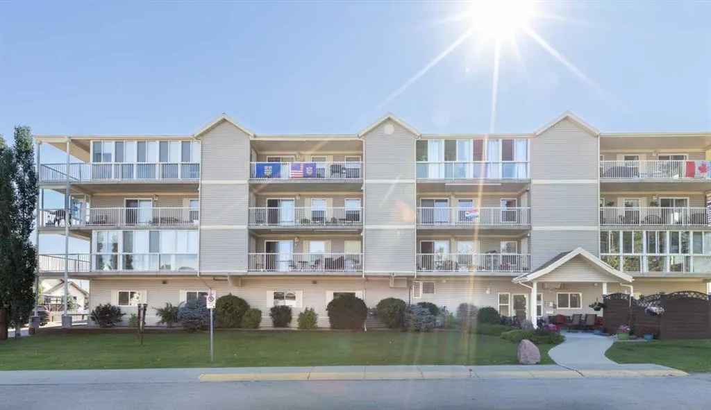 4500 45 Avenue, #203