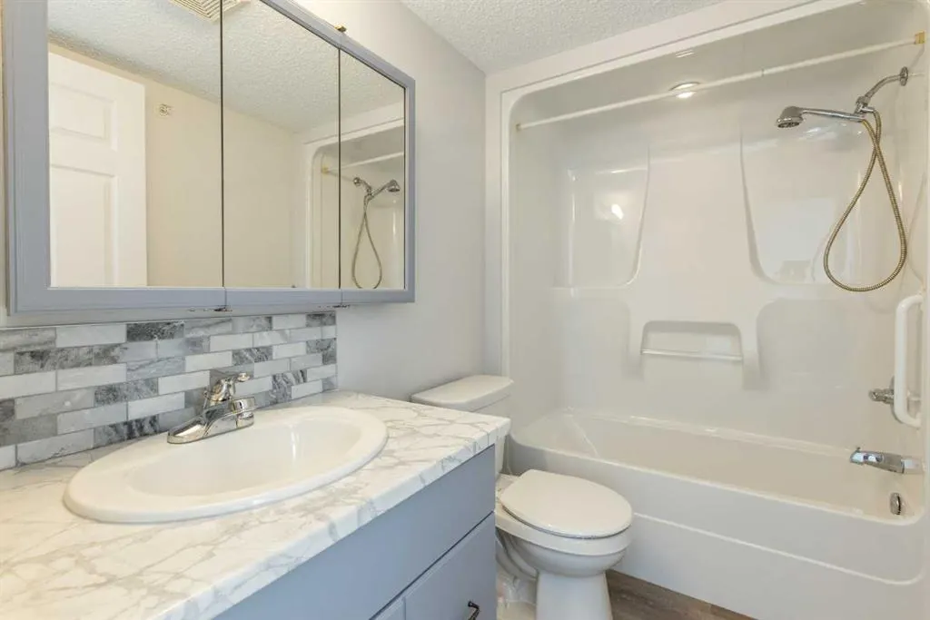 4500 45 Avenue, #203