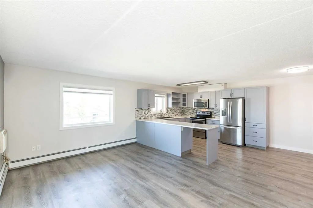 4500 45 Avenue, #203