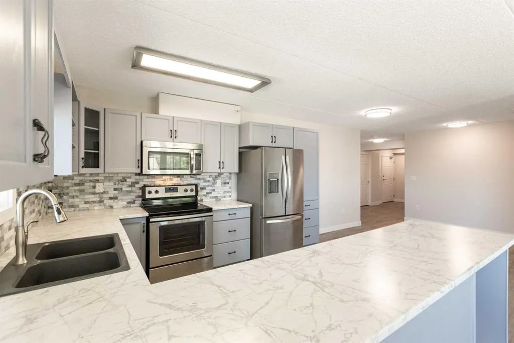 4500 45 Avenue, #203