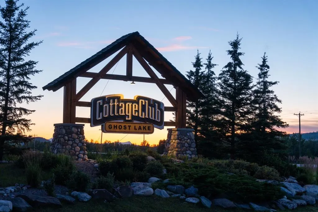 407 Cottage Club Grove