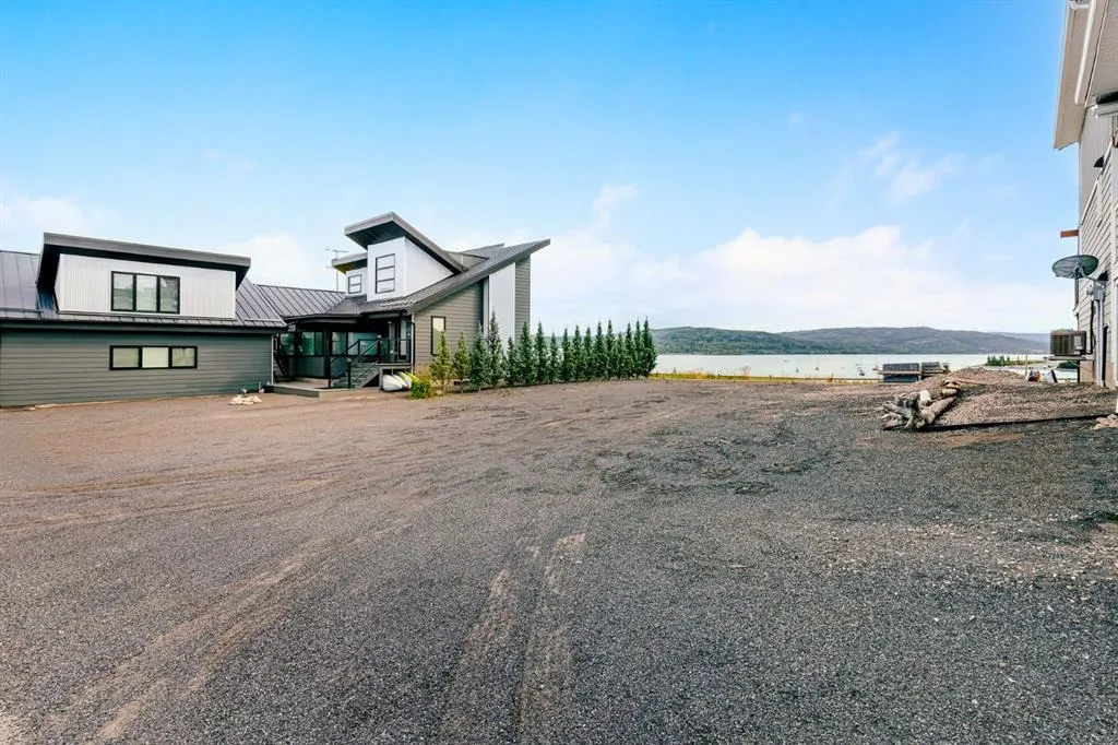 407 Cottage Club Grove