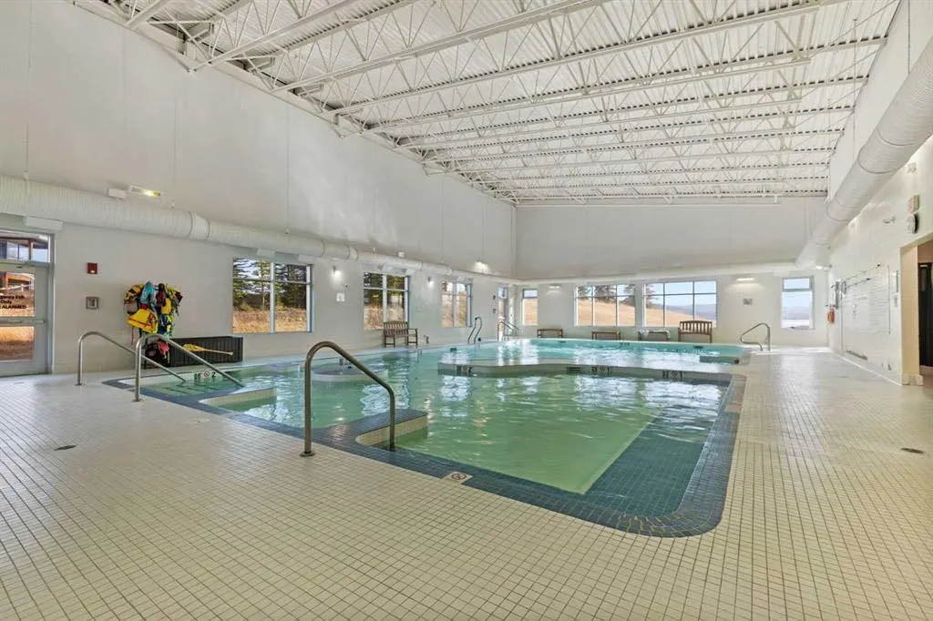 407 Cottage Club Grove