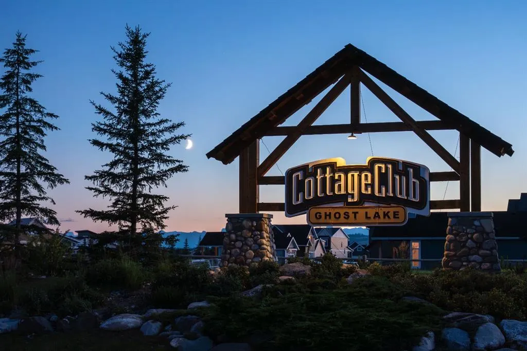 407 Cottage Club Grove