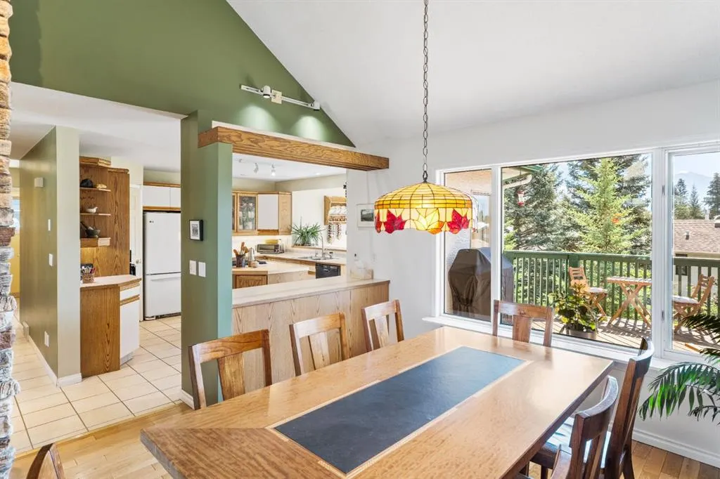 330 Canyon Close
