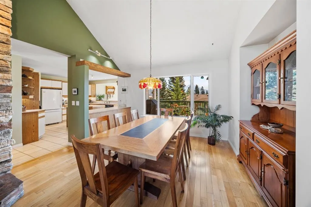 330 Canyon Close