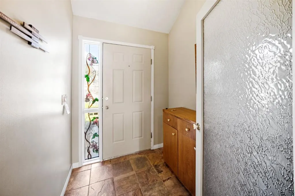 330 Canyon Close