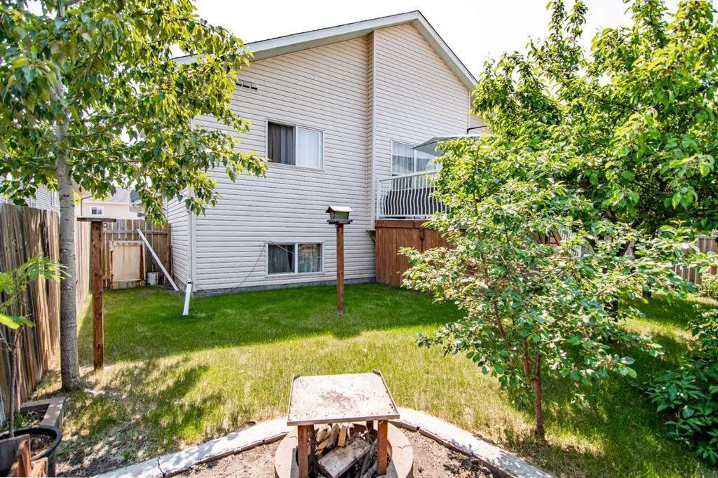 4 Isbister Close