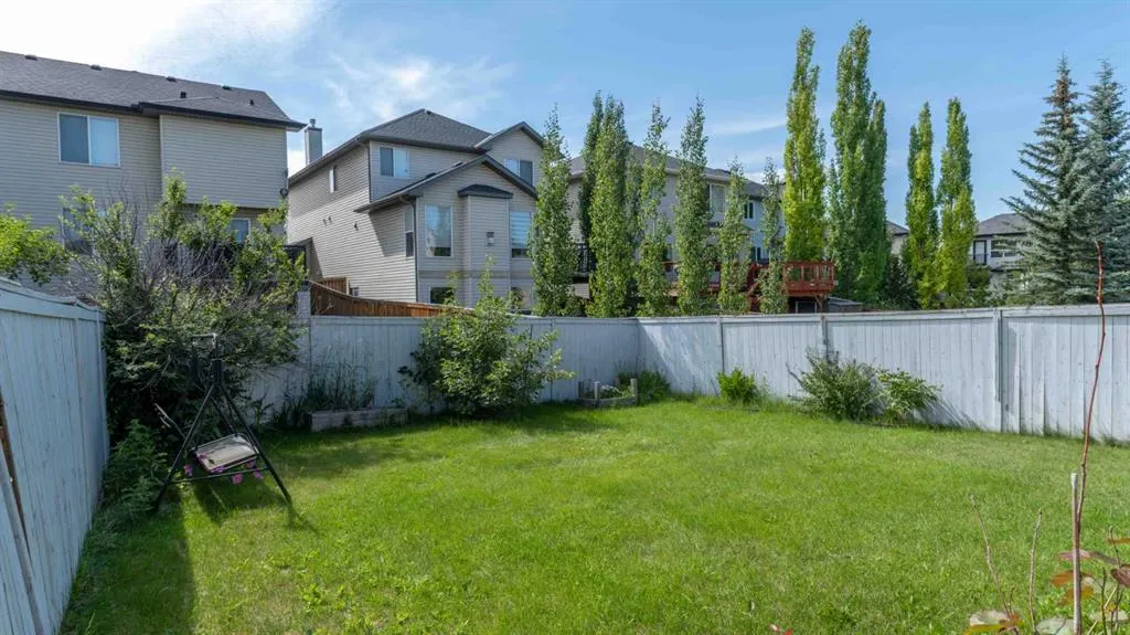 87 Kincora Drive NW